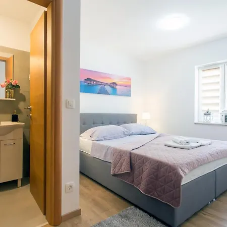 Luxury With Large Pool And Sea View Kastela