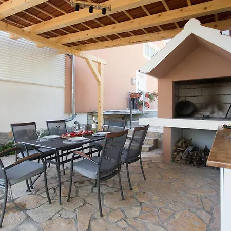 Apartment Luxury With Large Pool And Sea View Kastela