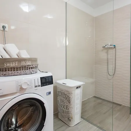 Luxury With Large Pool And Sea View Kastela