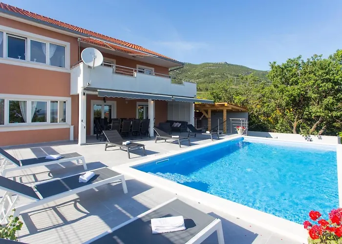 Apartment Luxury Apartment&heated Pool&football Court&children's Playground Kastela