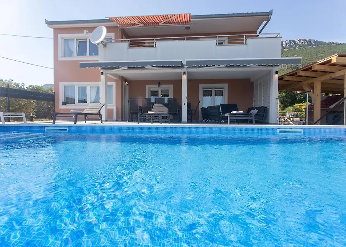 Luxury Apartment&heated Pool&football Court&children's Playground Apartment