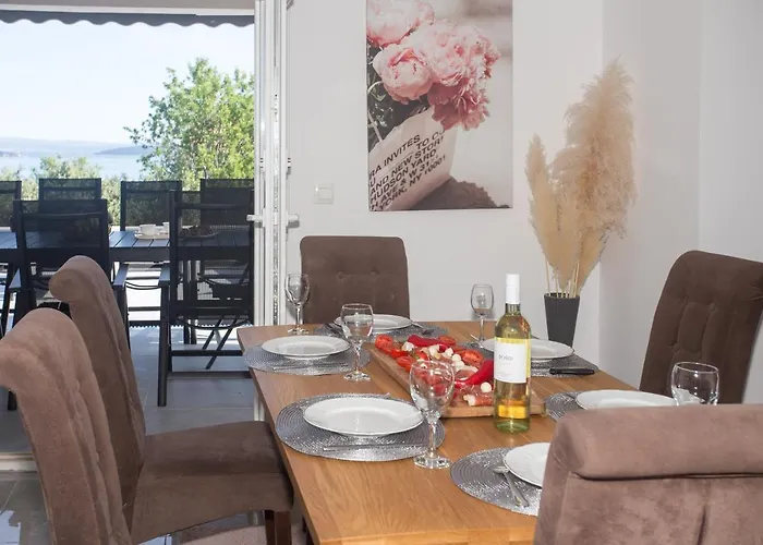 Luxury Apartment&heated Pool&football Court&children's Playground *