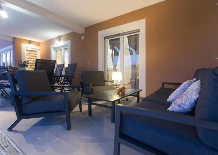 Luxury Apartment&heated Pool&football Court&children's Playground *
