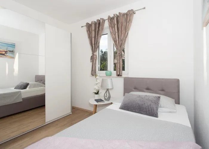 Luxury Apartment&heated Pool&football Court&children's Playground Apartment *