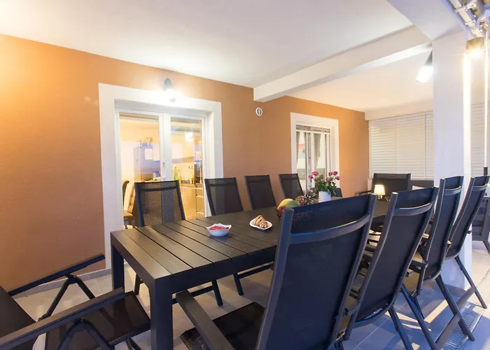 Apartment Luxury Apartment&heated Pool&football Court&children's Playground Kastela
