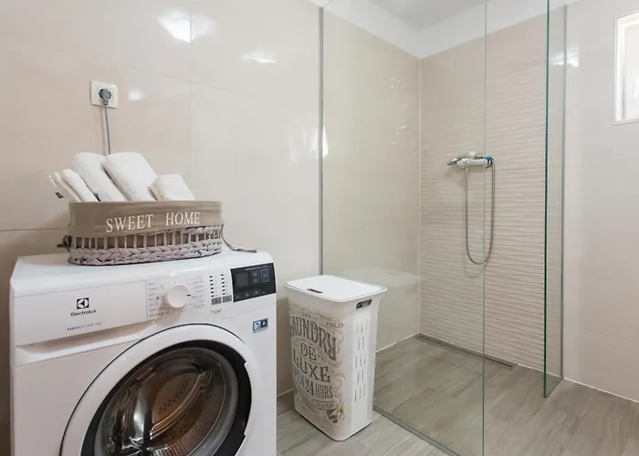 Luxury Apartment&heated Pool&football Court&children's Playground Kastela