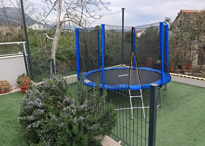 Luxury Apartment&heated Pool&football Court&children's Playground Apartment Kastela